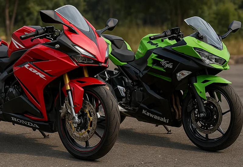Duel Motor Sport! Ninja 250 atau CBR250RR, Pilih Mana?