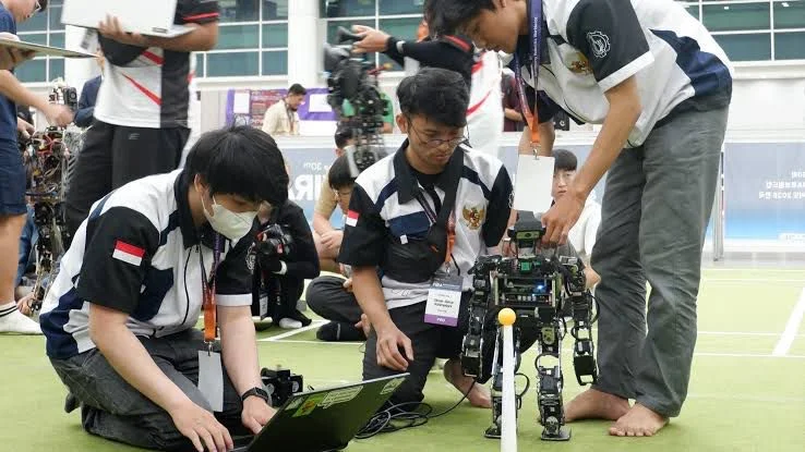 Daihatsu Apresiasi Tim Robotik Ichiro di GIIAS 2025