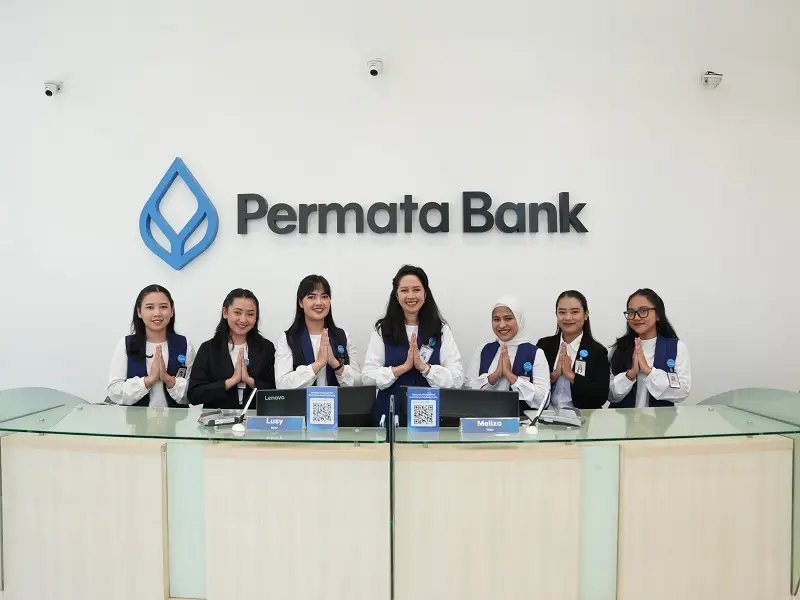 Bukan Teller Biasa: Direksi Permata Bank Layani Nasabah