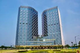 SRTG Tergelincir Sepekan, Sinyal Campuran: Kapan Momen Masuk yang Tepat?