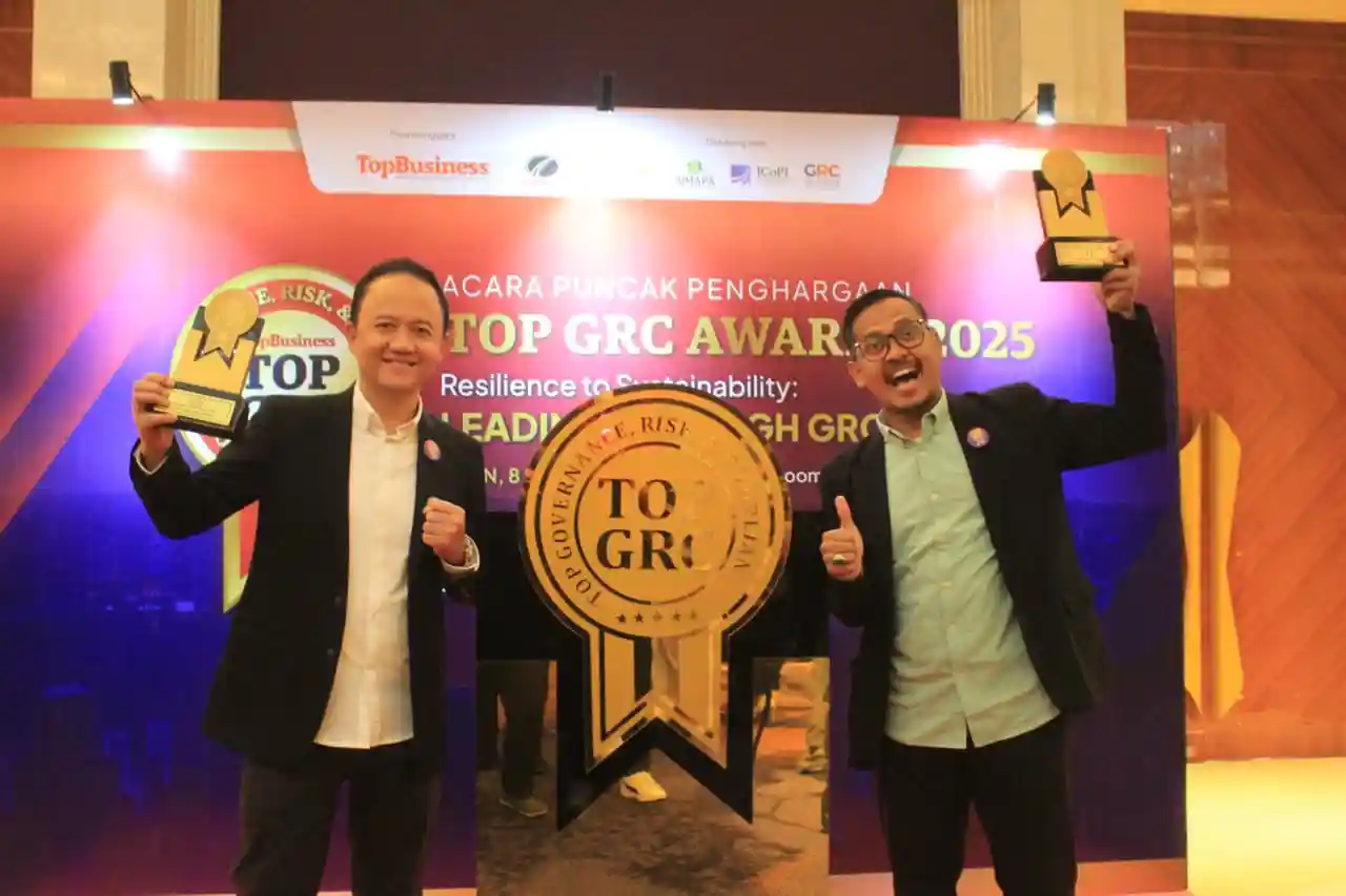 Buktikan Kualitas, TelkoMedika Boyong Dua Penghargaan TOP GRC Awards 2025