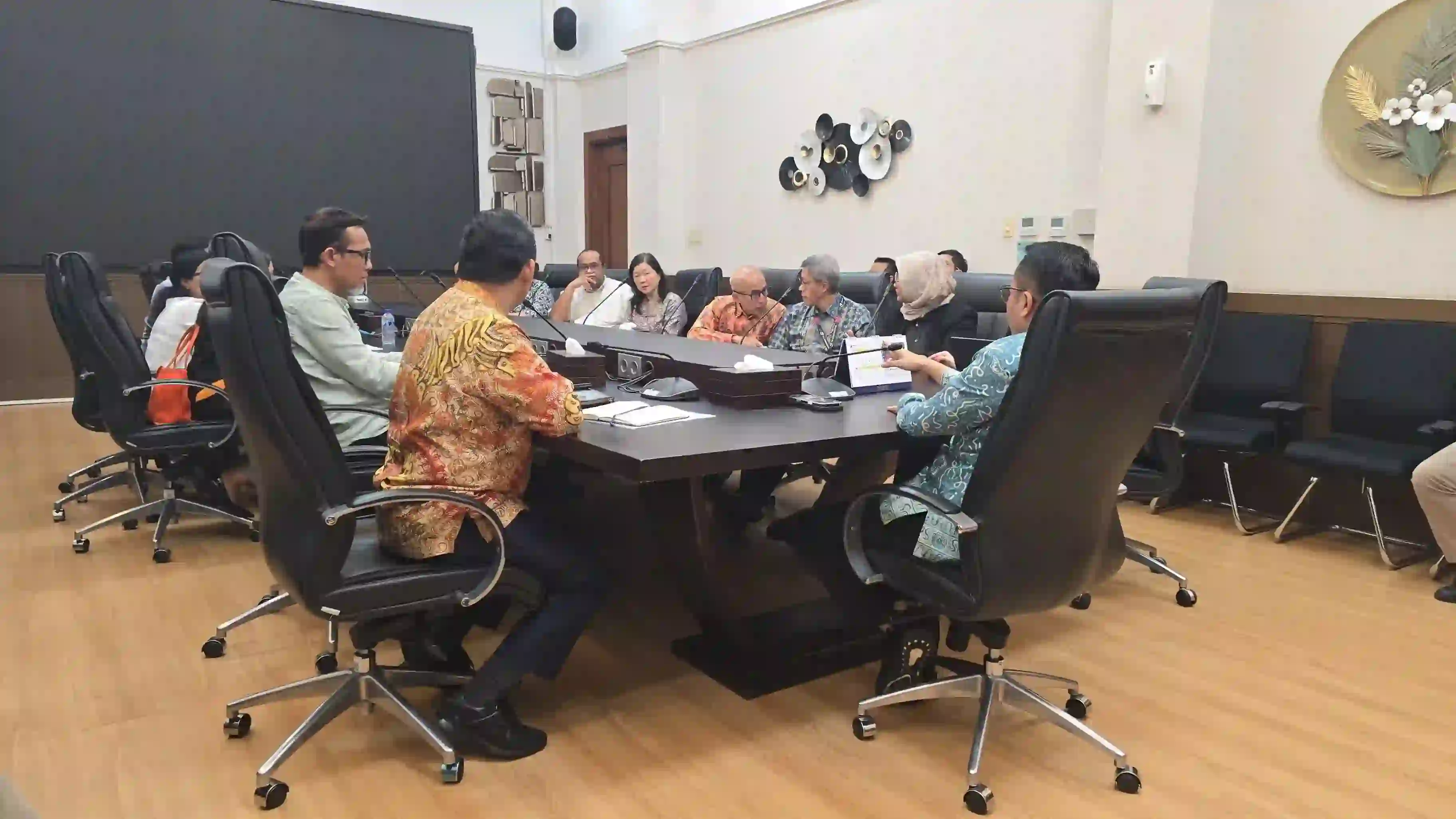 SPBU Swasta Aman, Pemerintah dan Pertamina Pastikan BBM Cukup