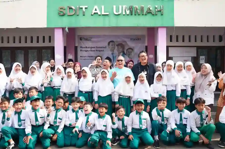 Bank Mandiri Renovasi 27 Sekolah Lewat Program Peduli Sekolah
