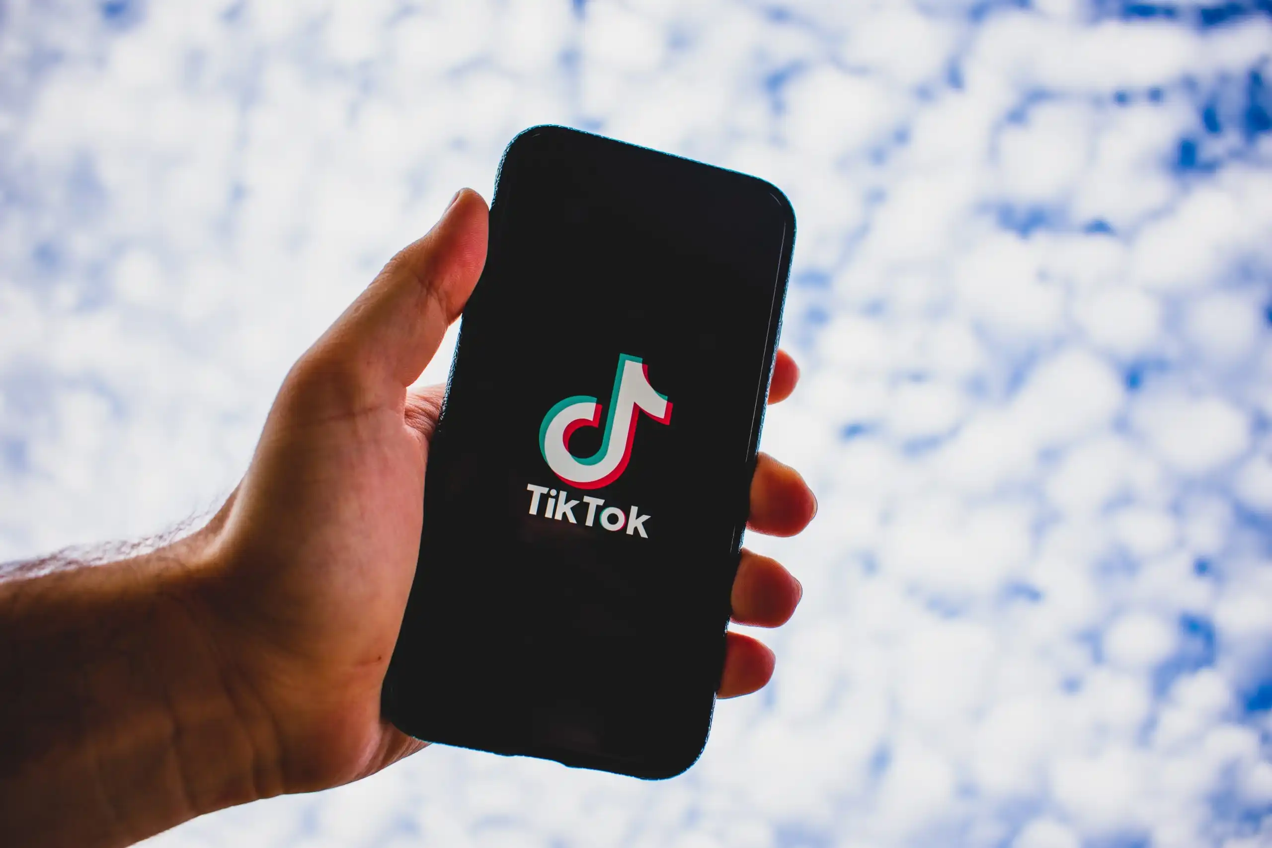 TikTok Didenda Rp15 Miliar oleh KPPU karena Telat Lapor Akuisisi Tokopedia
