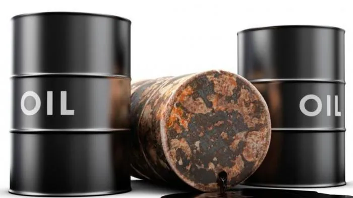 Pasar Minyak Kembali Panas: Sanksi Rusia dan Data AS Dorong Reli Baru
