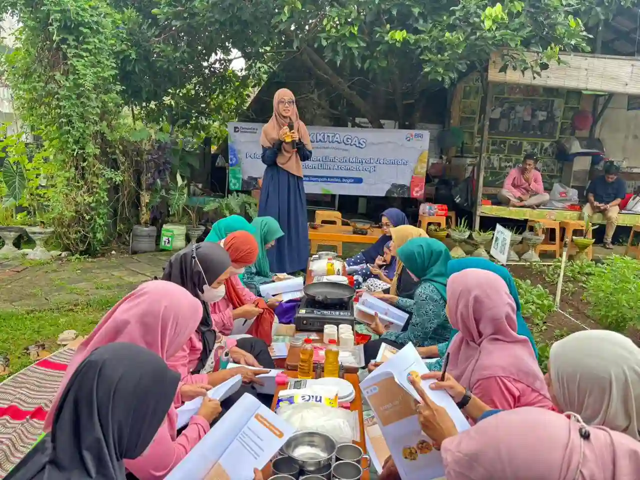 BRI Peduli Ajak Warga Bogor Ubah Limbah Jadi Produk Bernilai