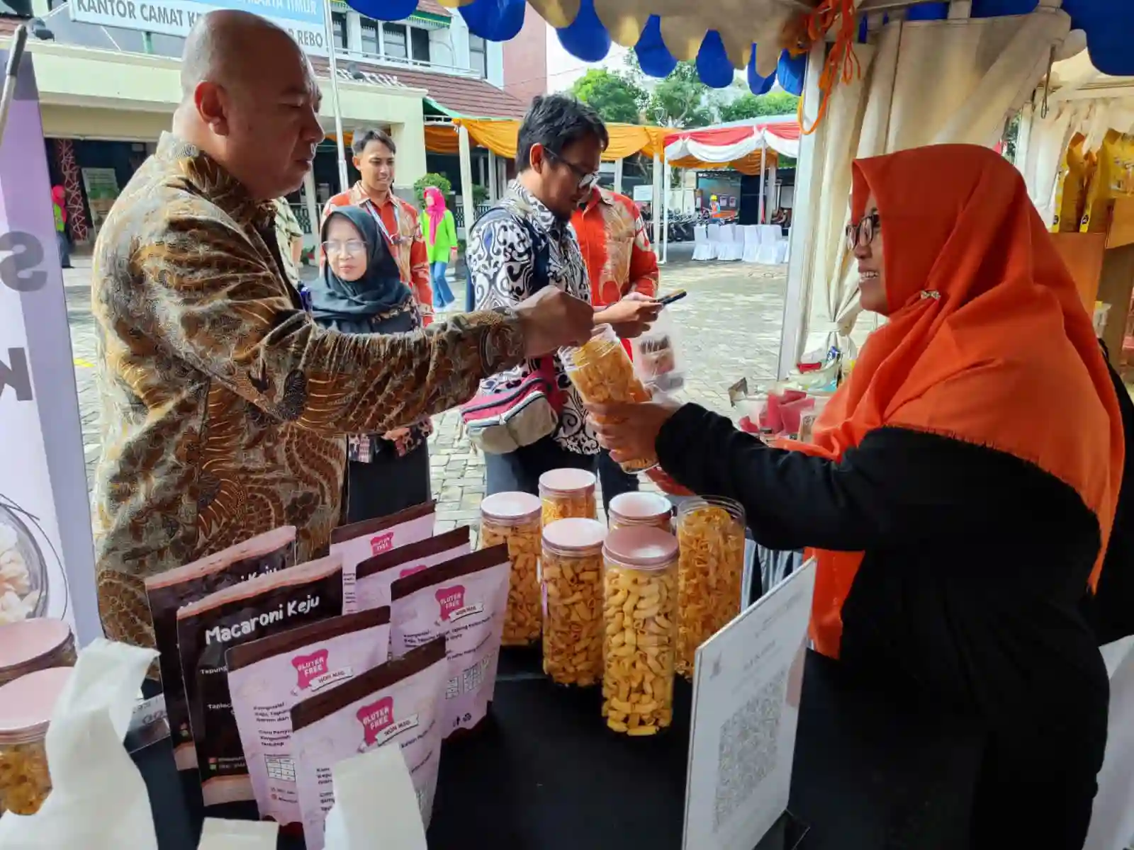 BRI Bantu Sulis Wujudkan Mimpi Jadi Pengusaha Kue Kering Sukses