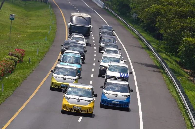 Kombi Legendaris Lahir Kembali: ID. BUZZ Ramaikan Jalanan RI