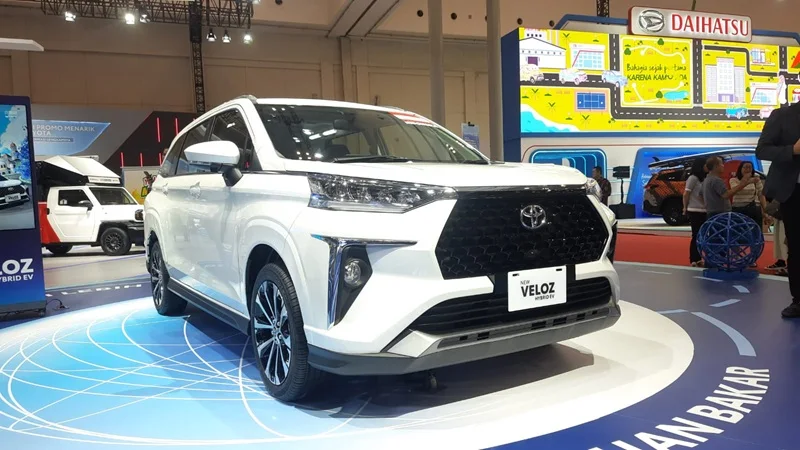Toyota Veloz Hybrid Resmi Meluncur, Harga Mulai Rp299 Juta!