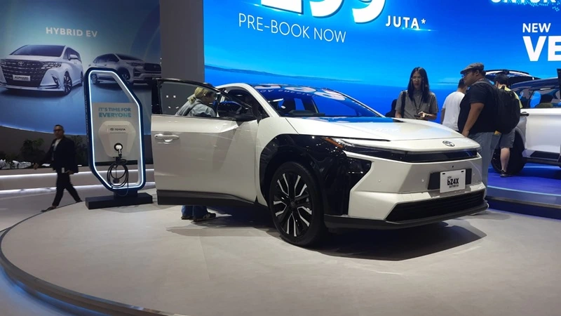 Toyota bZ4X dan Urban Cruiser EV Resmi Meluncur di RI!