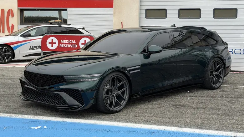 Station Wagon Mewah Genesis G90 Wingback Siap Gebrak Pasar