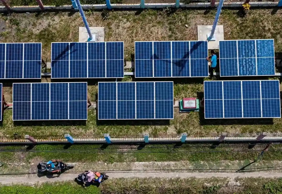 1 Desa 1 Megawatt PLTS, IESR Ingatkan Soal Kesiapan SDM dan Aktivitas Ekonomi