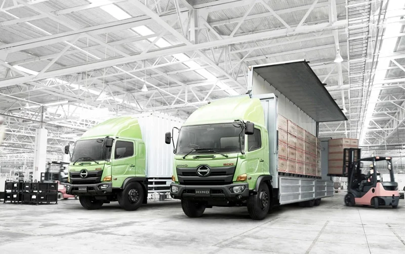 Hino Pimpin Pasar Truk Medium di Tengah Penurunan Industri