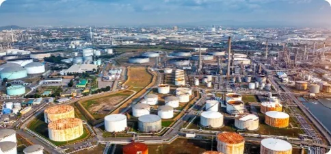 JP Morgan Melihat bakal Ada Surplus Minyak dan Lonjakan Emas di 2026