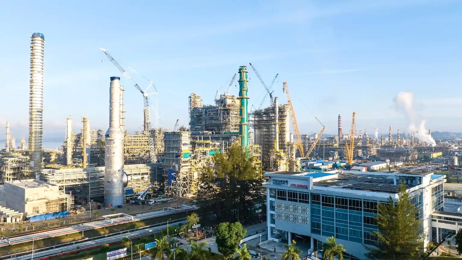 IEA: Pasar Minyak Global Bakal Kebanjiran Pasokan Awal 2026