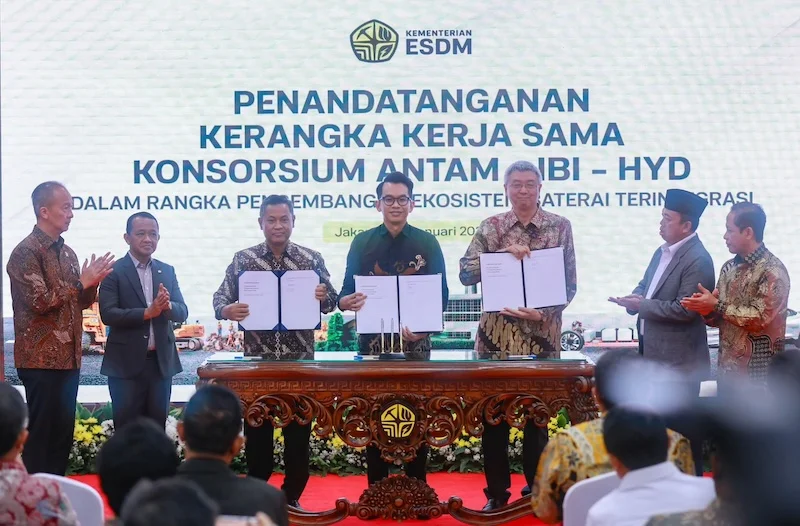 PLN Dukung Proyek Baterai Rp100 Triliun Bersama IBC dan Antam