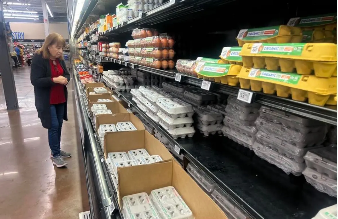 Sentimen Konsumen AS Naik Tipis, Kekhawatiran Biaya Hidup Masih Membayangi