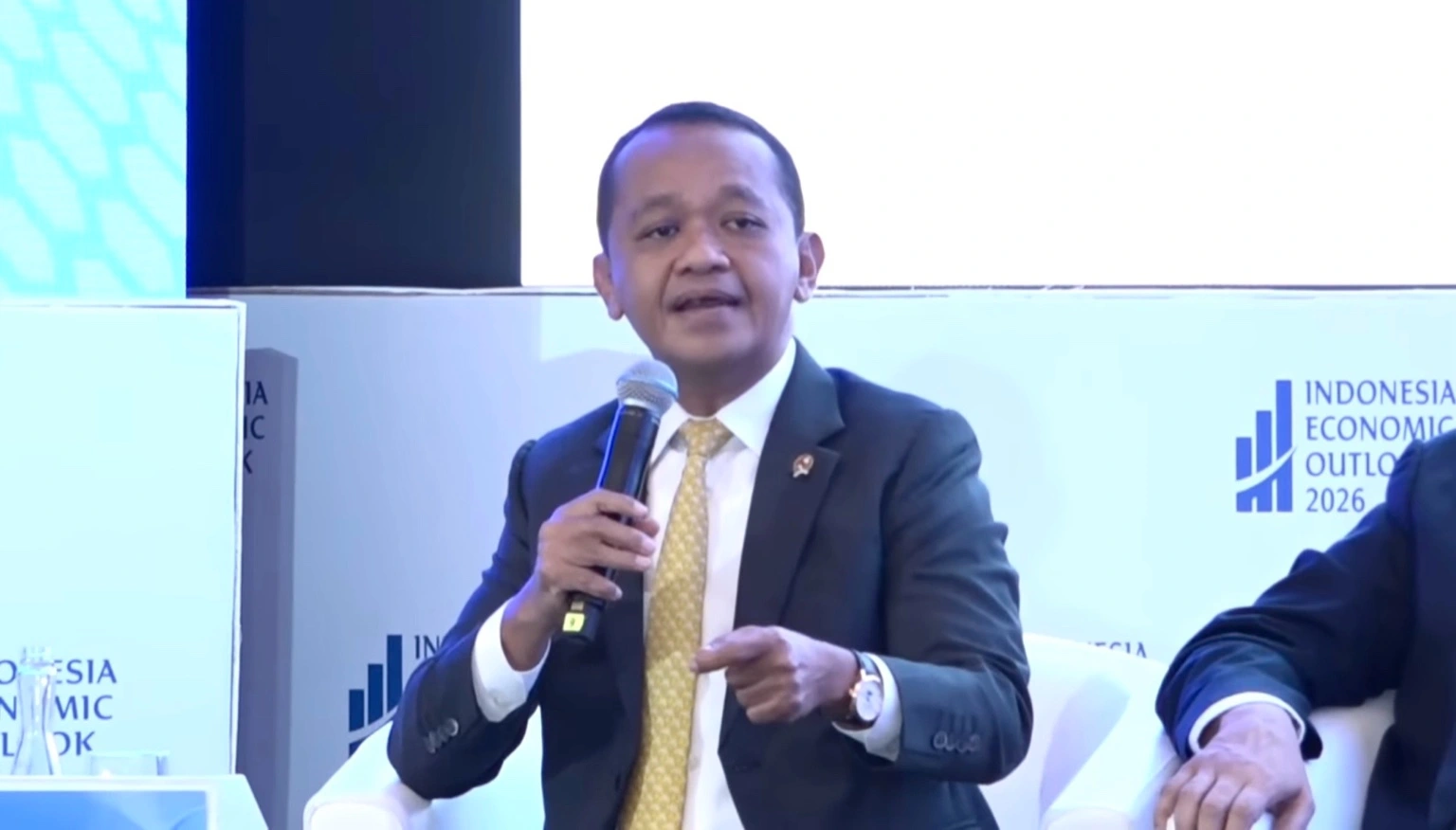 Bahlil Targetkan 50 GW Energi Terbarukan hingga 2035, Butuh Investasi Rp1.650 Triliun