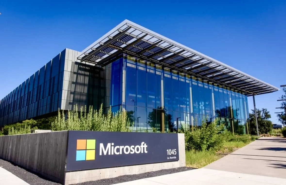 Microsoft Siapkan Lebih Rp800 Triliun untuk Andalkan Listrik 100 Persen dari Energi Terbarukan