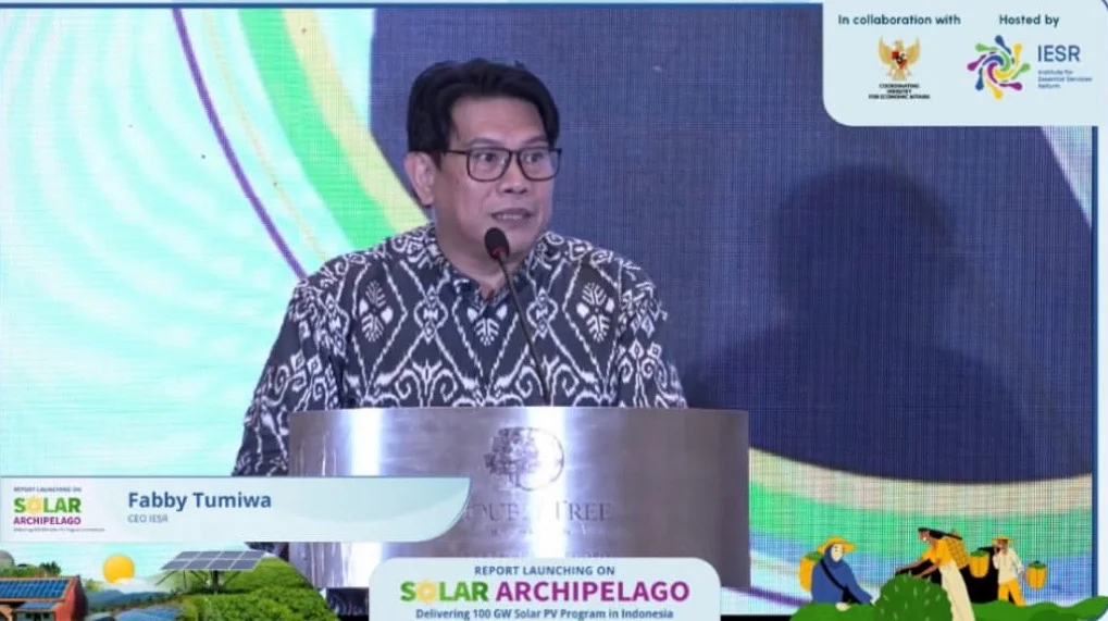 IESR dan Kemenko Perekonomian Rilis Peta Jalan PLTS 100 GW untuk Kedaulatan Energi