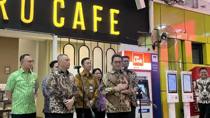 Menhub: Fasilitasi Pedagang Kecil di Stasiun hingga Perbaikan Jalan Jelang Mudik