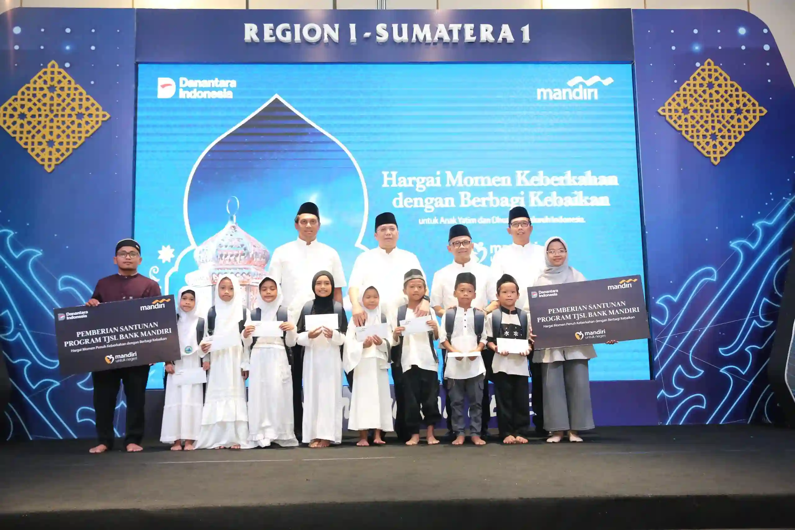 TJSL Ramadan Bank Mandiri Berikan Santunan-Khitanan Gratis di Medan