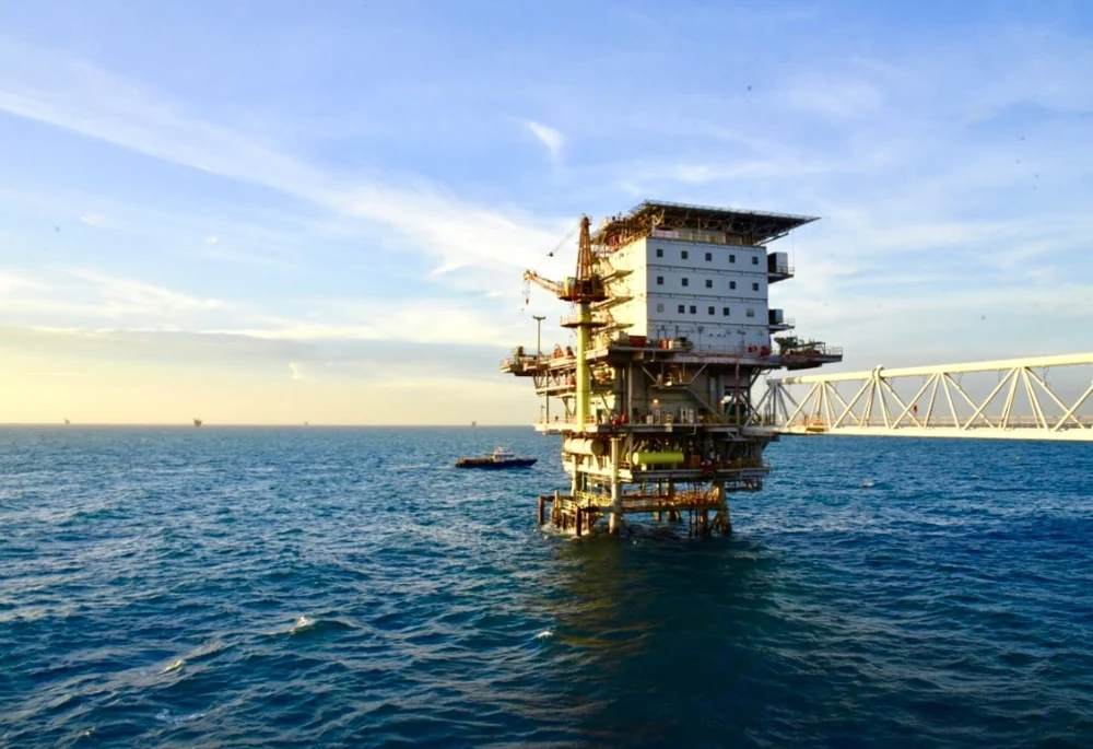 Minyak Dunia Sentuh USD100, Seberapa Kuat Ketahanan Energi Indonesia?