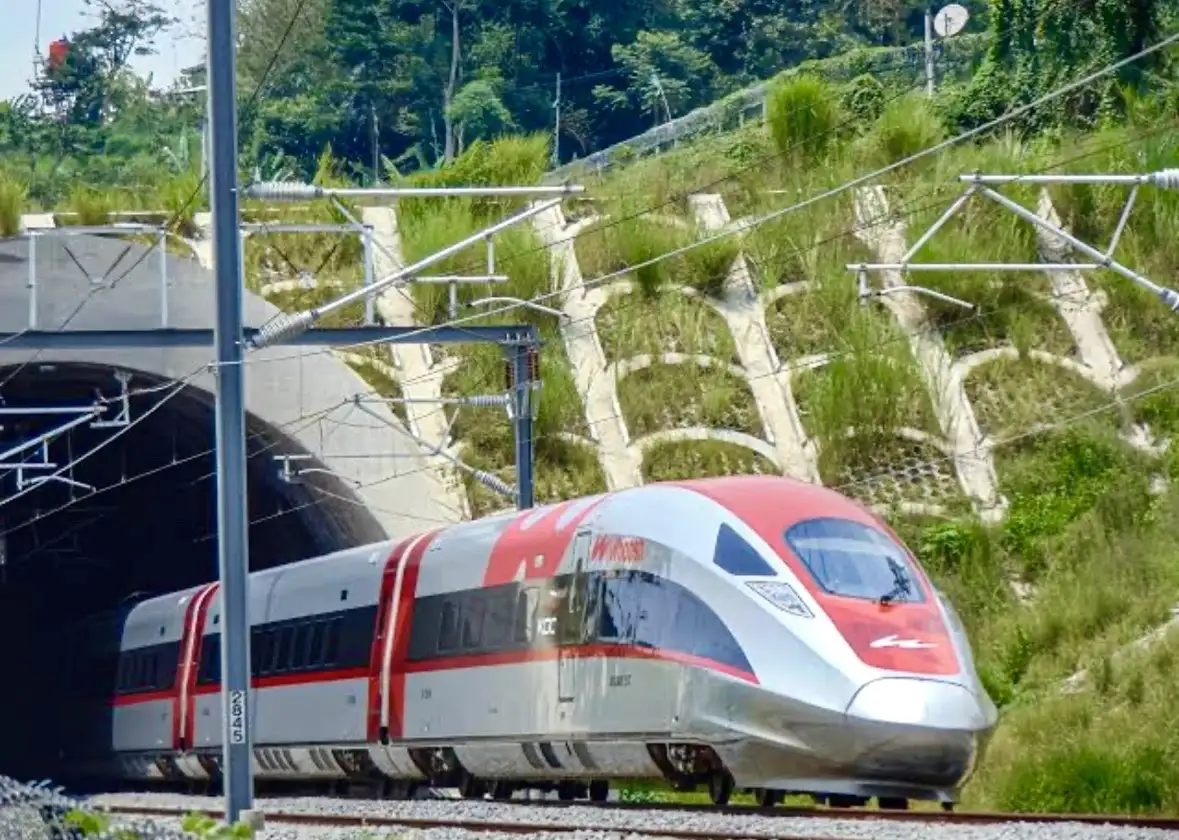 Restrukturisasi Whoosh, DPR Ingatkan Bahaya Beban Jangka Panjang