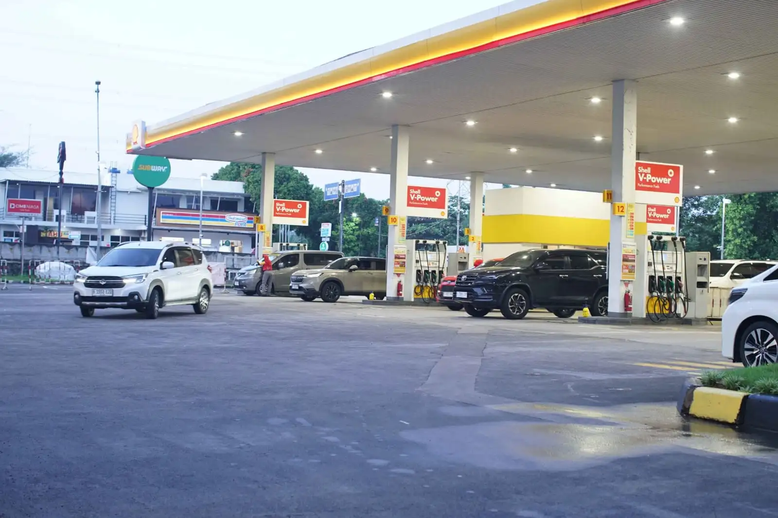 Harga Minyak Naik Tipis, Pasokan Timur Tengah Masih Jadi Kekhawatiran