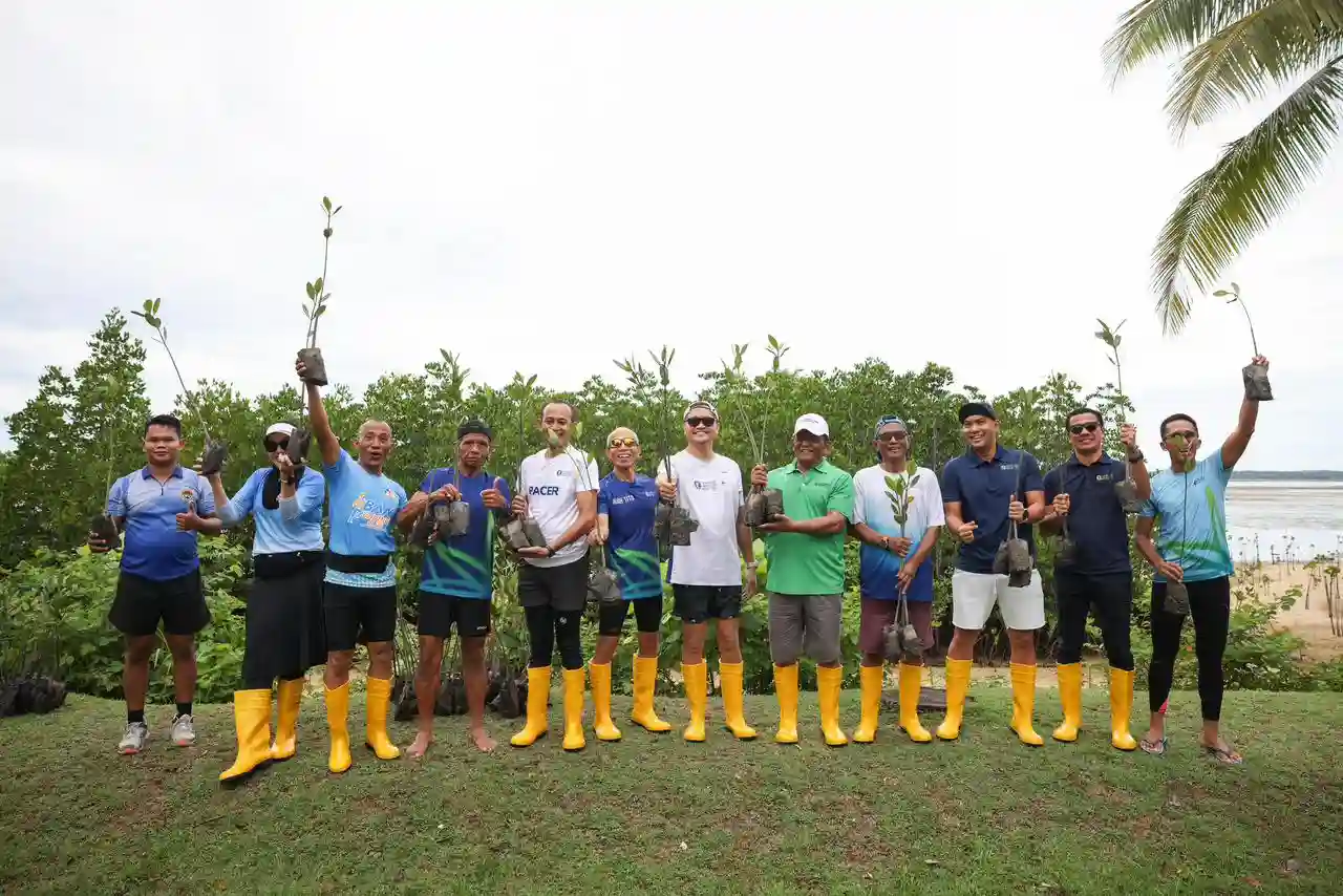 Mandiri Bintan Marathon Tanam 143 Bibit Mangrove Demi Lingkungan
