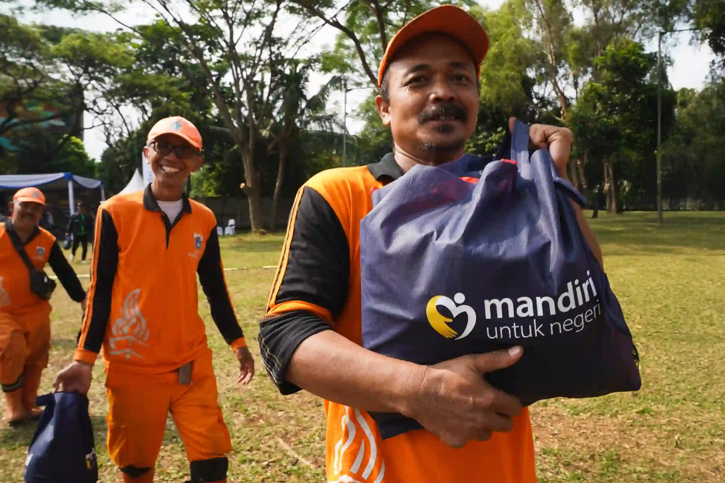 Momentum Harkitnas, Bank Mandiri Salurkan 28.000 Sembako