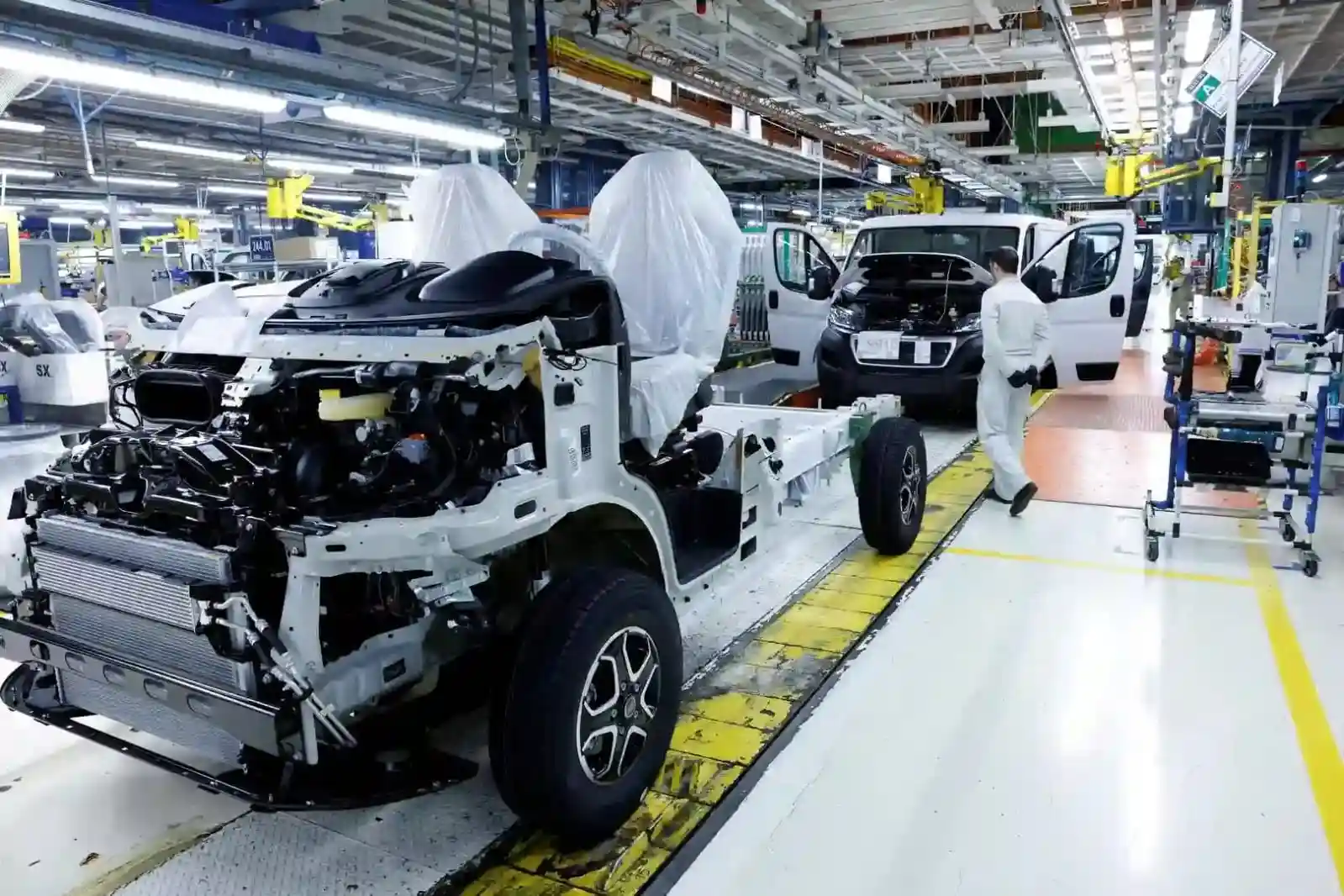 BYD Incar Pabrik Mobil Eropa untuk Perluas Produksi EV