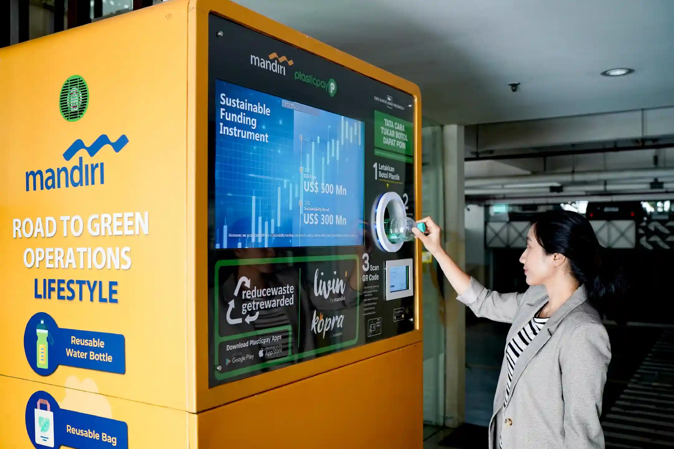 Bank Mandiri Dorong Ekonomi Hijau dari Sampah Plastik dan RVM