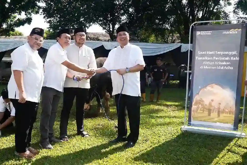 Bank Mandiri Salurkan 2.529 Hewan Kurban Untuk Masyarakat 