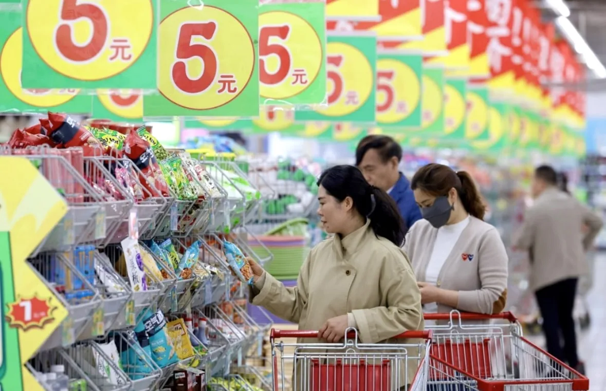 Konsumsi China Lesu, Sinyal Bahaya bagi Komoditas RI?