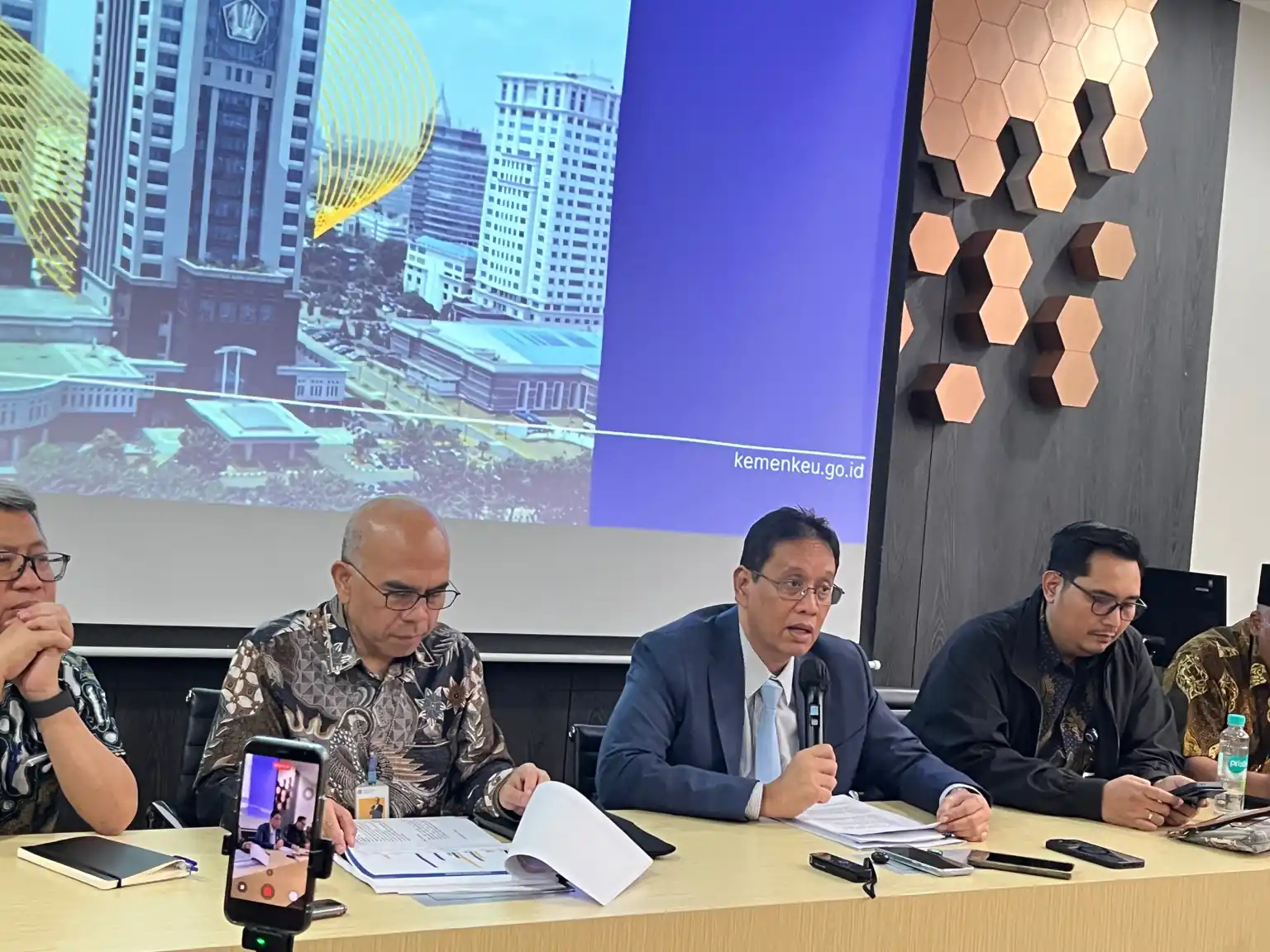 Anggaran MBG Dipangkas di Bawah Rp200 Triliun, Purbaya Sebut APBN Jadi Lebih Aman
